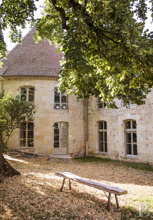 A former 18th century royal factory saved from ruin and completely renovated in Lectoure, the Gers - photo  n°3
